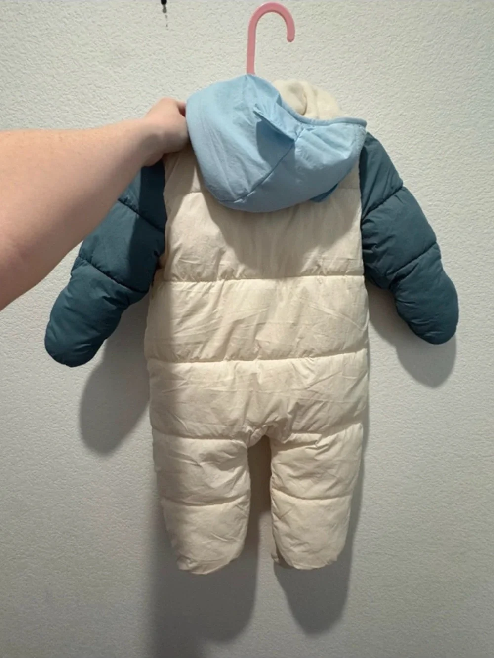 Baby snowsuit 6-12 NWOT